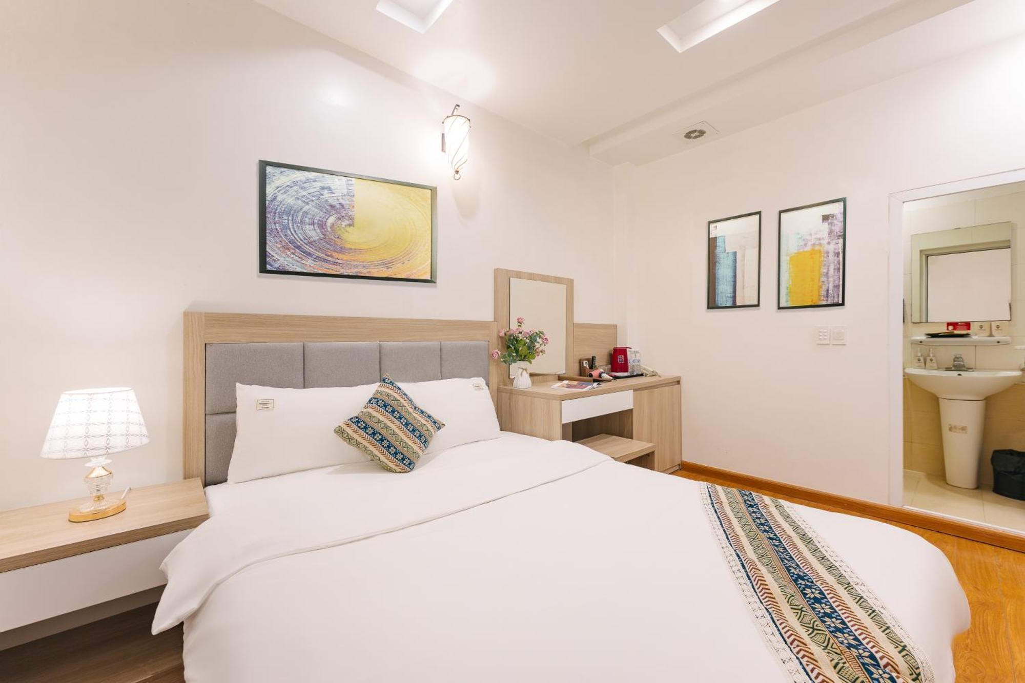 The Ky Moi Hotel And Spa - Ha Noi Center- Near Vincom Ba Trieu Hanoi Exterior photo